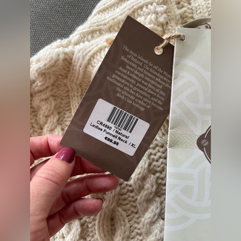 Aran Sweater Market 100% Merino Wool Cable Knit Sweater – NWT 🤍 - Picture 5 of 6